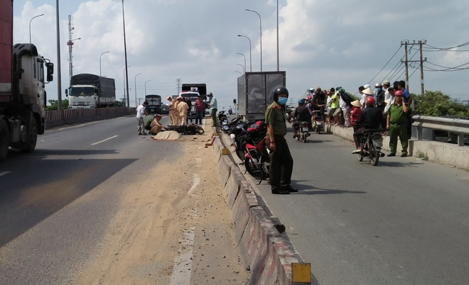 Chỉ trong vài giờ, đoạn đường hơn 100m ở Sài Gòn đã “nuốt” 2 mạng người - 1