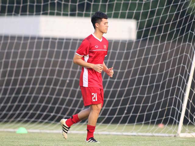 U23 Việt Nam đón tin dữ: ”Lá chắn thép” chấn thương, khó đấu Bahrain