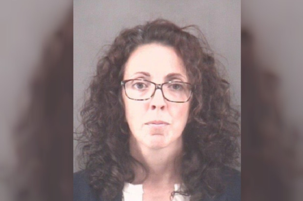 Nữ giáo viên Mỹ bị bắt vì hẹn hò và quan hệ tình dục với học sinh - 1