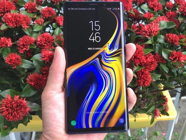 Mua ngay Galaxy Note9 đã ”lên kệ” hay đợi iPhone 2018?