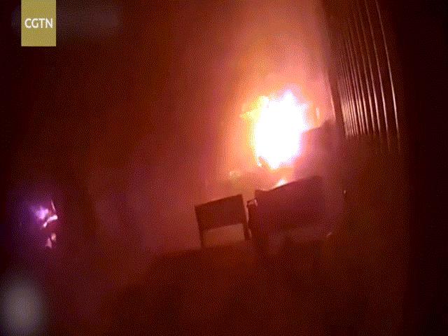 Kinh hoàng khoảnh khắc xe điện nổ tung trong nhà khi đang sạc
