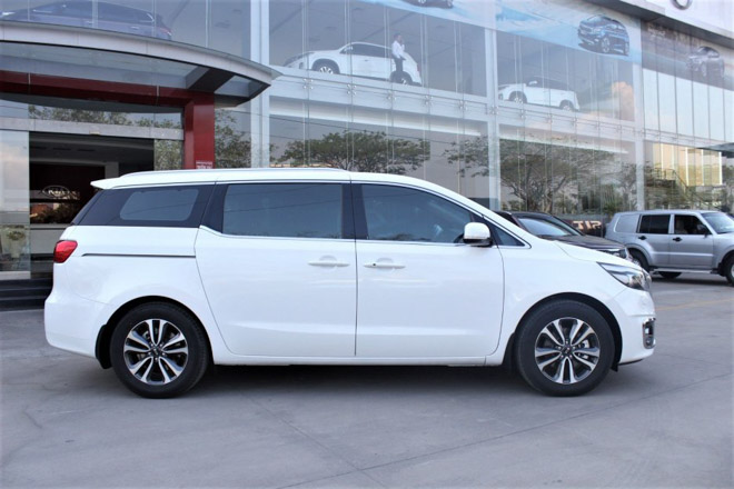 Giá xe Kia Sedona cập nhật mới nhất - 3