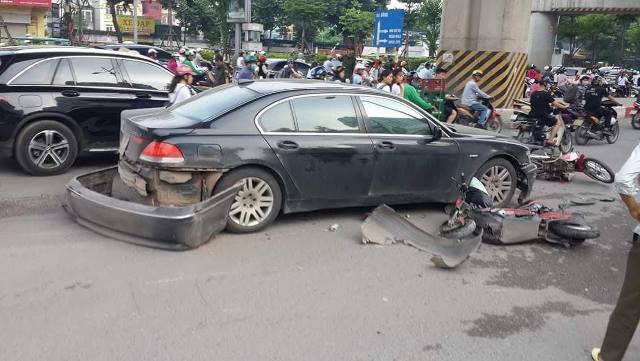 Lý do khó tin khiến nữ tài xế BMW gây tai nạn liên hoàn trước cửa Royal City - 2