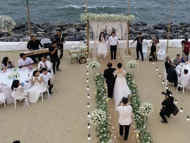 Ca nhạc - MTV - 24h HOT: Ảnh hiếm trong lễ đính hôn 5 sao của Trường Giang - Nhã Phương