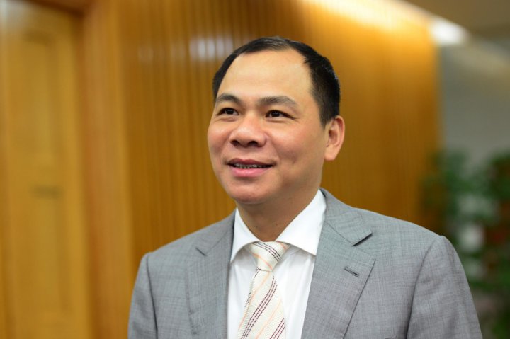 Nóng tuần qua: Vingroup của tỷ phú Phạm Nhật Vượng sắp bỏ mảng dịch vụ, làm di động? - 3