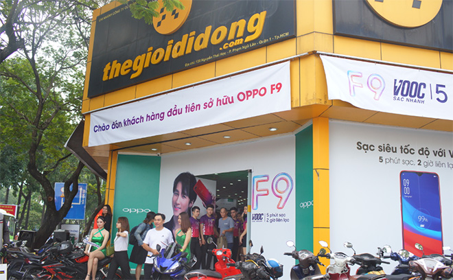 OPPO F9 được đặt hàng nhiều nhất từ trước đến nay với 48,000 đơn hàng - 2