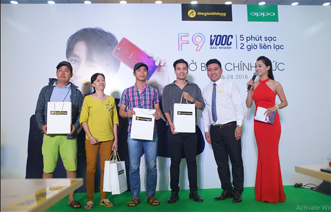 OPPO F9 được đặt hàng nhiều nhất từ trước đến nay với 48,000 đơn hàng - 5