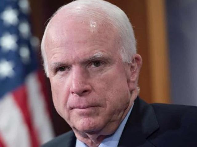 Thế giới - Hồi ký John McCain: Lời từ biệt của người "khổng lồ" trên chính trường Mỹ