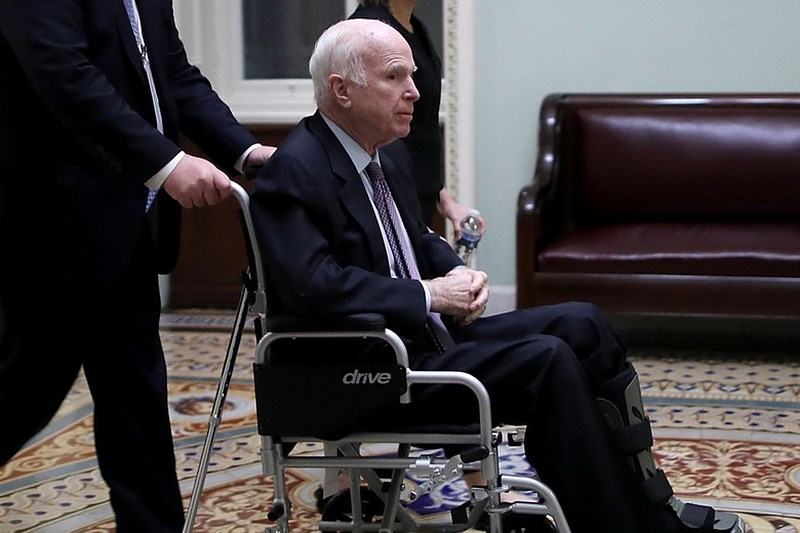 Nghị sĩ McCain qua đời, mất mát không chỉ Mỹ mà cả Việt Nam - 1