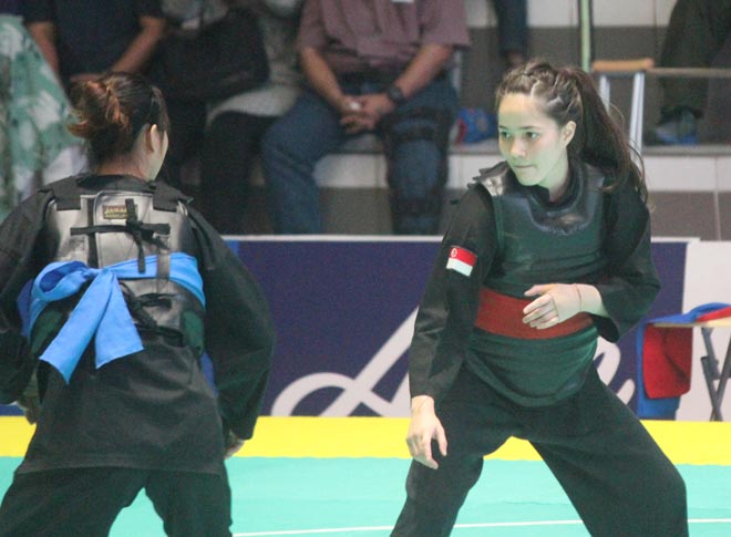 Võ sỹ Việt ra đòn, thêm một người đẹp bị hạ đo ván môn pencak silat ASIAD - 7