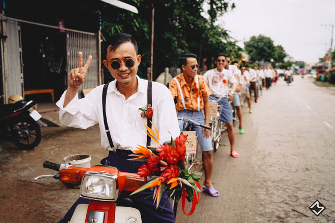 Đám cưới lầy lội của “cô Mít - cậu Tèo” với dép tổ ong, xe đạp gây bão dân mạng - 5
