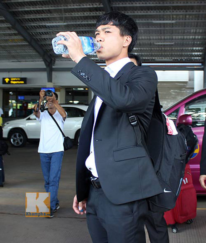 Cởi áo vest, Quang Hải, Bùi Tiến Dũng hay cầu thủ U23 nào gây xao xuyến nhất? - 19
