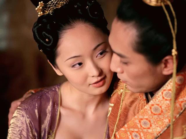 Media - Bí ẩn "thuật phòng the" mê hoặc bậc quân vương của Vạn Quý Phi