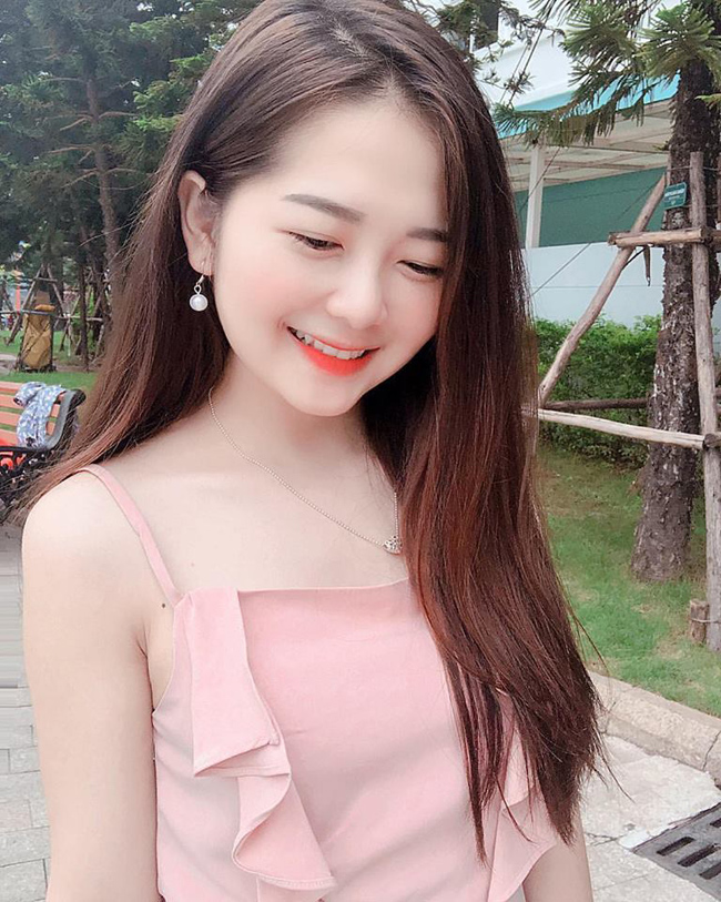 Cũng như hàng triệu người hâm mộ Việt, Phương thực sự tự hào về những gì U23 Việt Nam làm được.&nbsp;