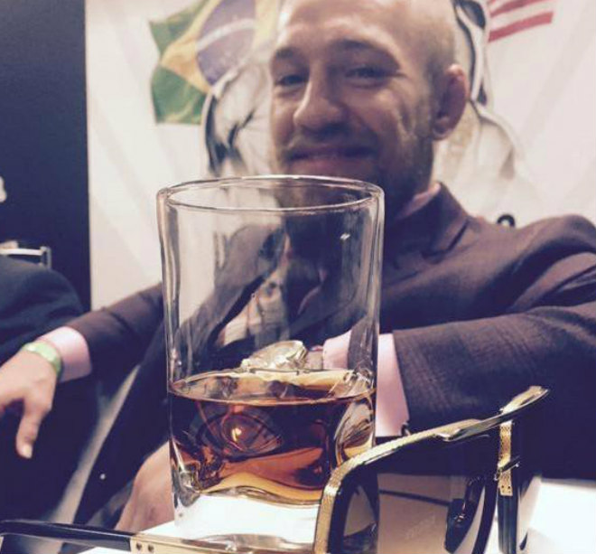 Tin thể thao HOT 28/8: Conor McGregor quyết làm giàu với Whiskey. - 1