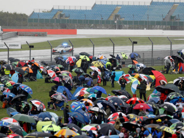 Đua xe MotoGP - British GP: Hủy do trời mưa, mặt đường không đảm bảo