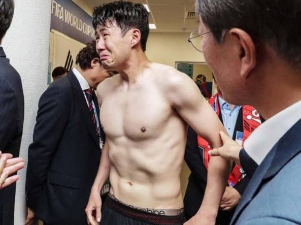 Mãn nhãn hình thể cường tráng của Son Heung-min và đồng đội - 4