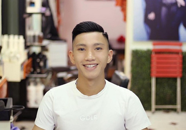 Anh được khen có vẻ ngoài điển trai, thân hình cao lớn trước tuổi.&nbsp;