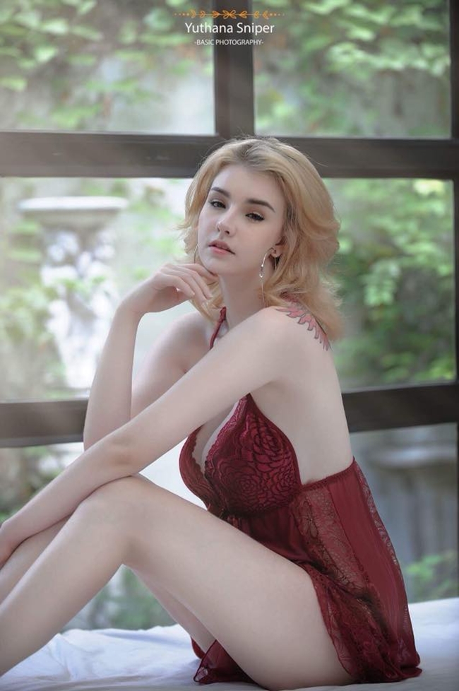 Do bị đình chỉ hoạt động nghệ thuật, Jessie Vard không có nhiều hình ảnh mới.
