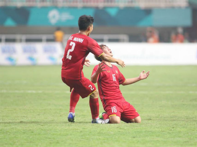 Bùng nổ U23 Việt Nam: Minh Vương đá phạt hạ người hùng World Cup