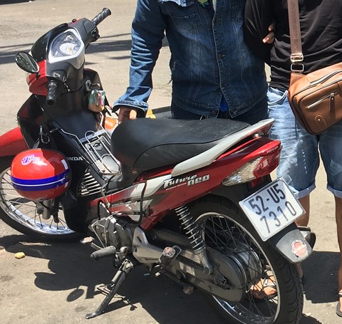 Sập bẫy tình của &#34;giai đẹp&#34; quen qua mạng, nhiều cô gái trẻ mất xe máy - 2