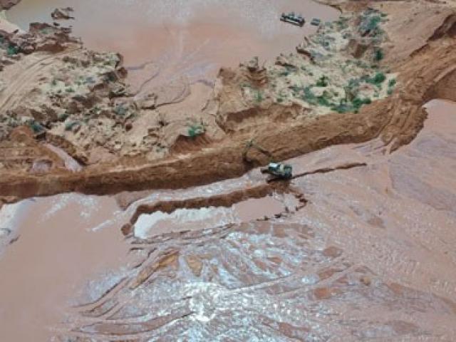 Tin tức trong ngày - Vỡ mộng "cơn lốc vàng đen" titan