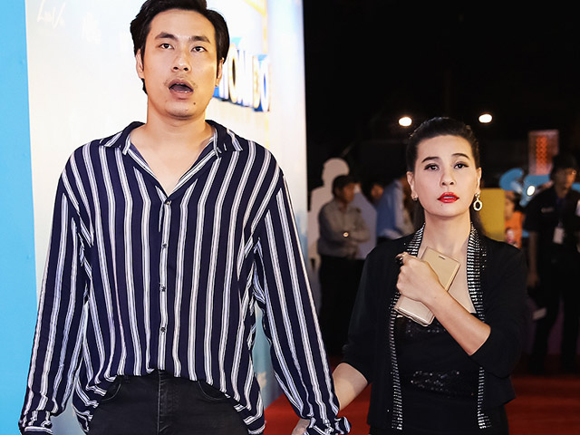 Đời sống Showbiz - Giữa tin chia tay, Cát Phượng xuất hiện bên chồng trẻ kém 18 tuổi tại sự kiện