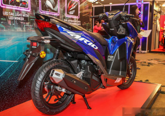 Ảnh 2018 Honda Vario 150 nhìn từ phía sau.