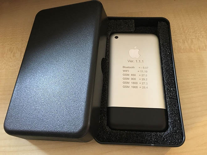 Nguyên mẫu iPhone đầu tiên đang bán đấu giá hàng trăm triệu đồng trên eBay - 1