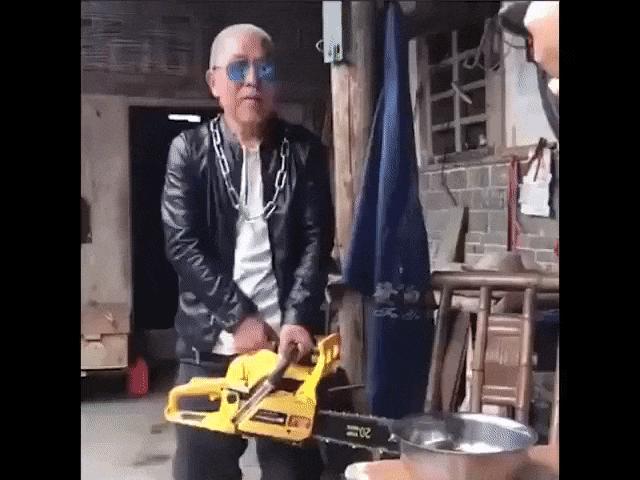 Video Clip Cười - Chàng trai sợ "rơi mật" khi lần đầu ra mắt bố vợ