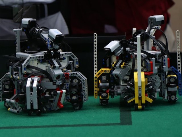 Công nghệ thông tin - Ngắm những "siêu chiến binh" robot của Việt Nam sắp tranh tài quốc tế