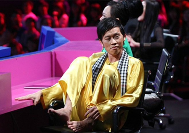 Điều bất ngờ trên đôi chân của Hoài Linh khiến đàn em thấy thương - 2