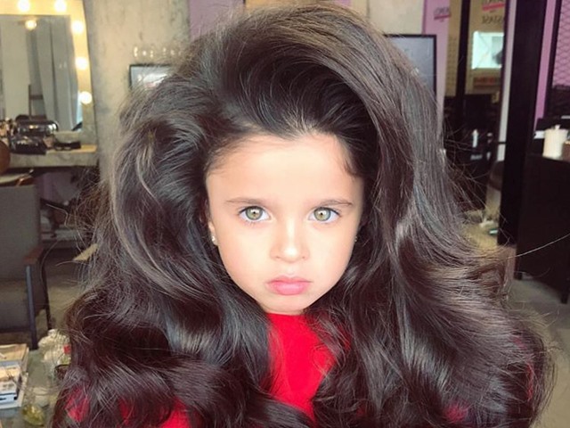 Bí quyết làm đẹp - “Công chúa tóc mây” 5 tuổi gây sốt vì quá xinh