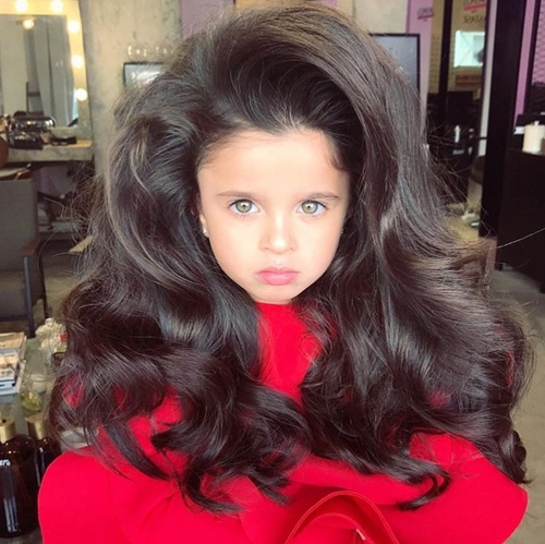 “Công chúa tóc mây” 5 tuổi gây sốt vì quá xinh - 1