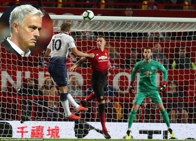 MU - Mourinho trước &#34;cửa tử&#34;: Sếp lớn lại &#34;khiêu khích&#34;, căng thẳng leo thang - 1