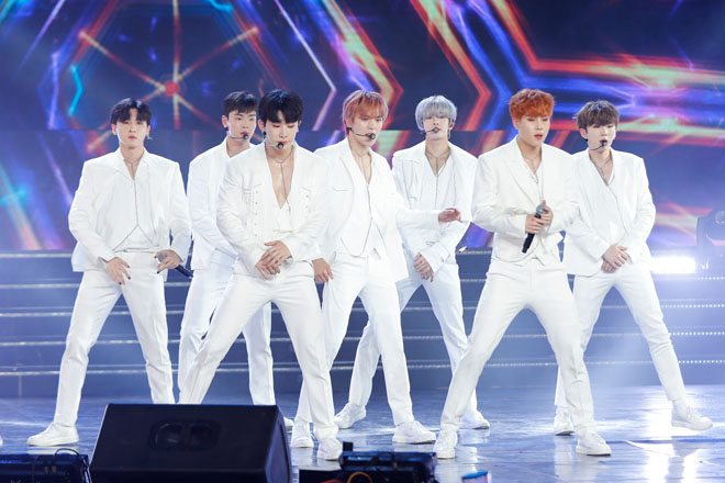 Tóc Tiên, Thu Minh mặc gợi cảm đọ sắc “thiên thần lai” 18 tuổi xứ Hàn - 8