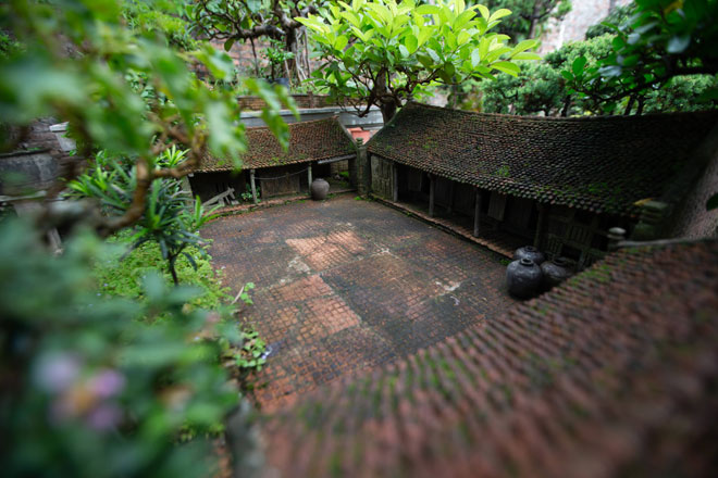 Kỳ lạ căn nhà 3 gian rộng chưa đầy 1m2, được lợp bằng 11.000 viên ngói - 2