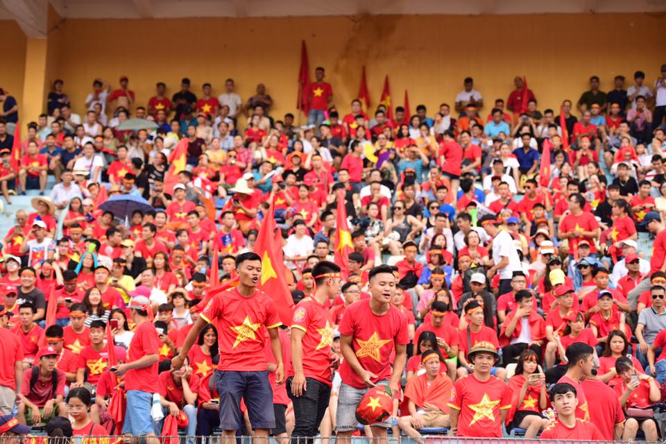 Thần may mắn không gõ cửa U23 Việt Nam, CĐV ôm nhau khóc trong tiếc nuối - 6