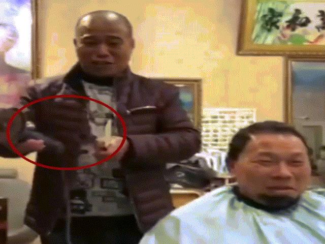 Media - Kinh dị cảnh thợ cắt tóc dùng máy mài sắt phục vụ khách