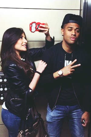 Cô bồ nóng bỏng khóa môi "truyền nhân Ronaldo" trong ngày ra mắt Real Madrid - 8