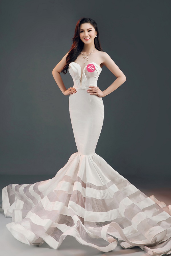 Thí sinh Hoa hậu Việt Nam 2018 tung ảnh dạ hội cực gợi cảm - 3