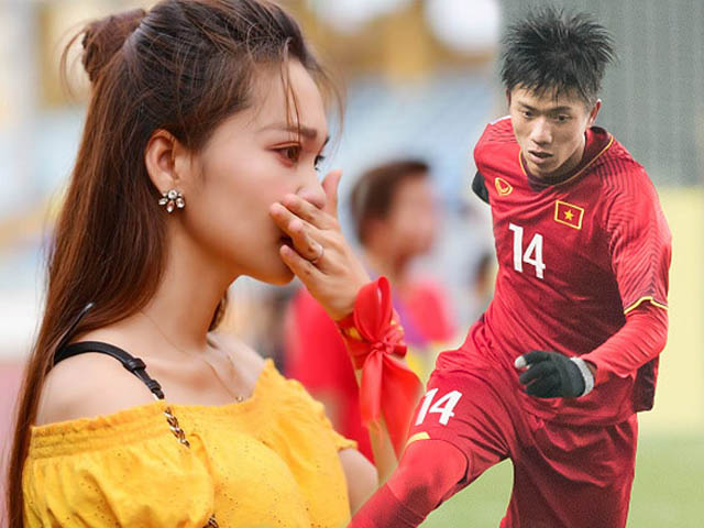 Bạn gái 'tin đồn' của Văn Đức U23 VN đỏ hoe mắt trên sân Hàng Đẫy