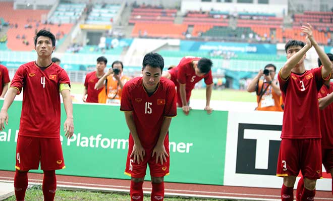 U23 Việt Nam lỡ HCĐ lịch sử: Quang Hải, Đức Huy cúi đầu xin lỗi CĐV - 2