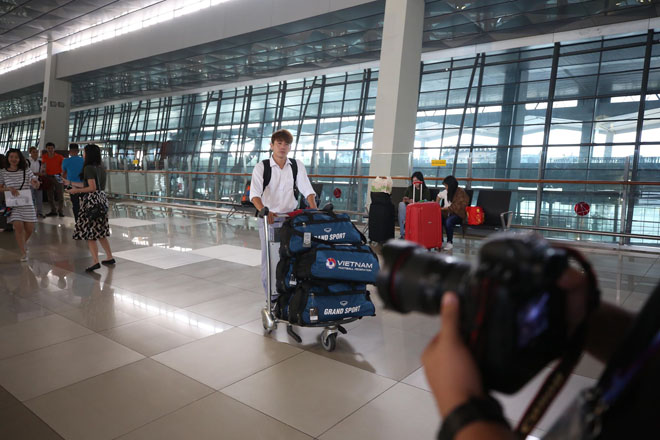 CẬP NHẬT: U23 lên chuyên cơ rời Indonesia, CĐV Việt Nam đã sẵn sàng chào đón - 21