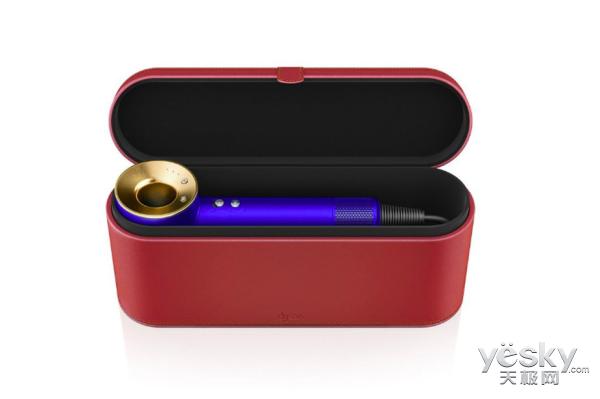 Nhìn tưởng cái kèn, hóa ra là máy sấy tóc mạ vàng giá hơn chục triệu - 2