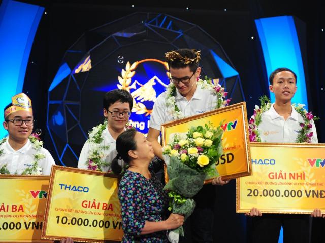 Bạn trẻ - Cuộc sống - Chung kết Olympia 2018: Từ người đứng cuối, kỷ lục gia giành ngôi vô địch