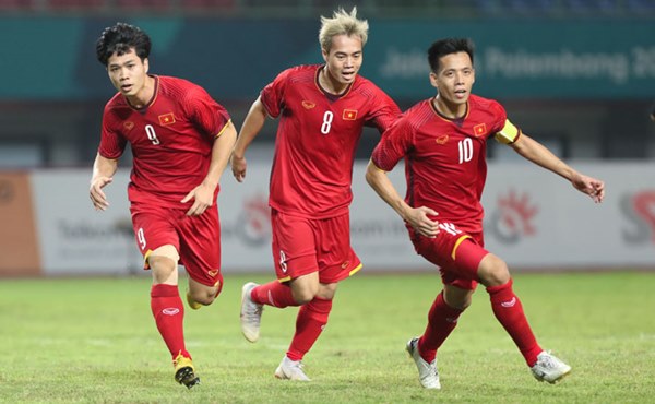 Giày đấu khác biệt của đội trưởng U23 Việt Nam Văn Quyết - 2