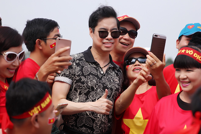 Ngọc Sơn thưởng đội U23 Việt Nam 250 triệu sau trận thua UAE - 2