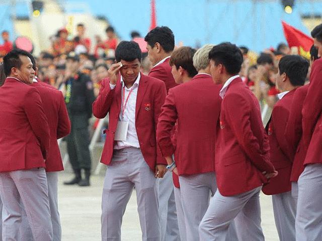 Tin tức trong ngày - Hành động cực dễ thương của Công Phượng, Đức Chinh tại "chảo lửa" Mỹ Đình