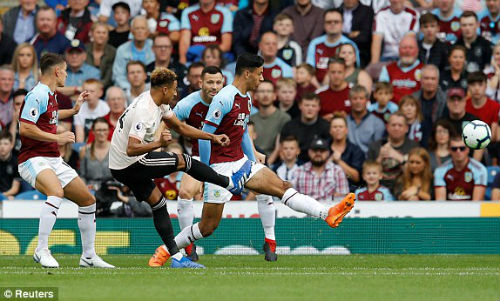 Chi tiết Burnley - MU: Pogba đá hỏng 11m, Rashford ăn thẻ đỏ (KT) - 3